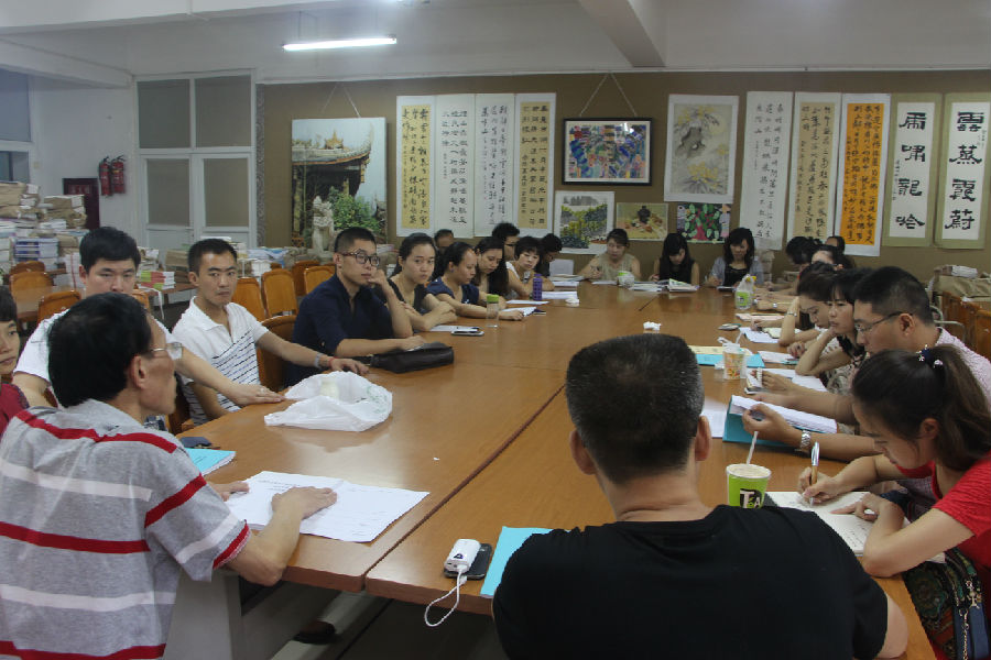 5、初一年级组讨论现场.jpg
