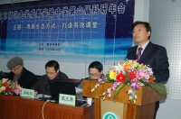 ������У������