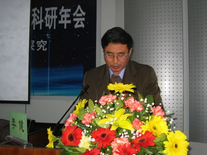 化学组代表李健作报告